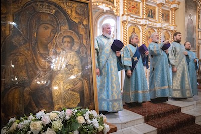 Митрополит Игнатий возглавил соборное архиерейское богослужение в Свято-Троицком кафедральном соборе г. Покровска (Энгельса)
