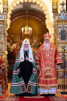 Митрополит Игнатий принял участие в Божественной литургии в Храме Христа Спасителя