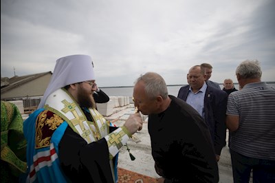 Митрополит Игнатий совершил чин основания храма во имя преподобного Иоанна Рыльского в селе Рыбное