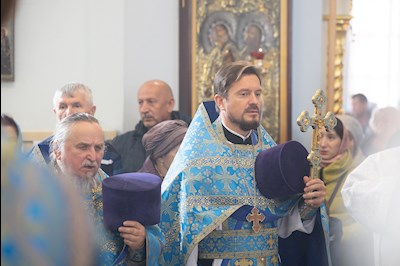 Митрополит Игнатий совершил Божественную литургию в Покровском храме г. Петровска