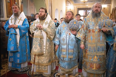 Митрополит Игнатий возглавил соборное архиерейское богослужение в Свято-Троицком кафедральном соборе г. Покровска (Энгельса)