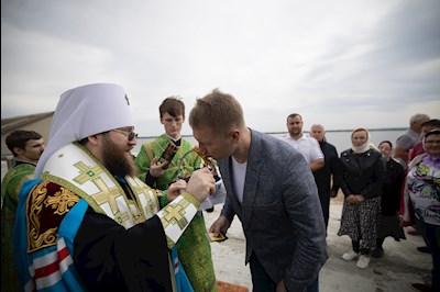 Митрополит Игнатий совершил чин основания храма во имя преподобного Иоанна Рыльского в селе Рыбное