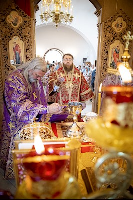 Митрополит Игнатий совершил великое освящение храма святых первоверховных апостолов Петра и Павла с. Куликовка Вольского района и Божественную литургию в новоосвященном храме