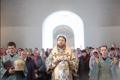 Митрополит Игнатий совершил Божественную литургию в Покровском храме г. Петровска