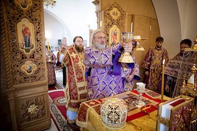 Митрополит Игнатий совершил великое освящение храма святых первоверховных апостолов Петра и Павла с. Куликовка Вольского района и Божественную литургию в новоосвященном храме