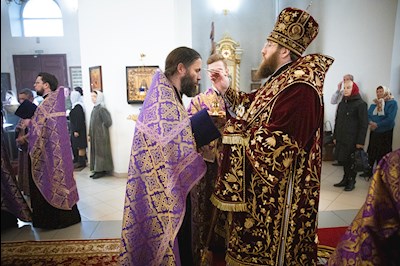 Митрополит Игнатий совершил всенощное бдение с чином воздвижения Креста в кафедральном соборе Живоначальной Троицы г. Вольска