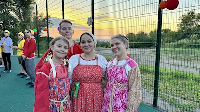 В «Солнечном» прошла веселая и красочная вечёрка
