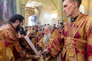 Вечерня в соединении с Литургией Василия Великого и чин умовения ног в храме в честь Покрова Пресвятой Богородицы г. Саратова
