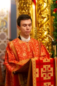 Митрополит Лонгин совершил пасхальное богослужение