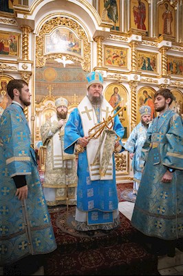 Митрополит Игнатий возглавил соборное архиерейское богослужение в Свято-Троицком кафедральном соборе г. Покровска (Энгельса)