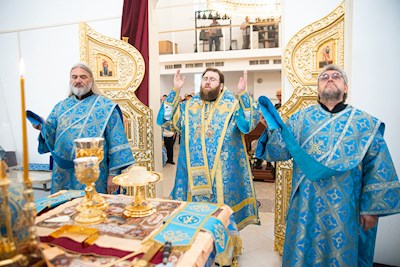Митрополит Игнатий совершил великое освящение храма Владимирской иконы Божией Матери и Божественную литургию в новоосвященном храме