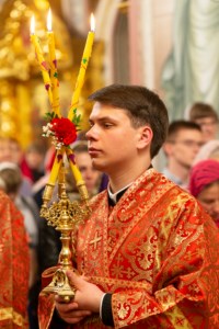 Митрополит Лонгин совершил пасхальное богослужение