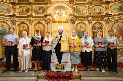 Митрополит Игнатий совершил Божественную литургию в Покровском соборе г. Саратова