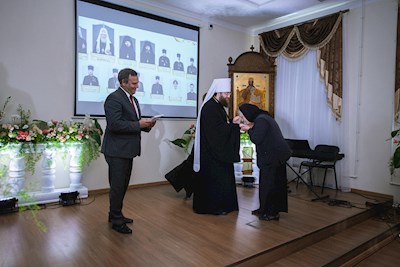 Митрополит Игнатий вручил дипломы выпускникам СПДС