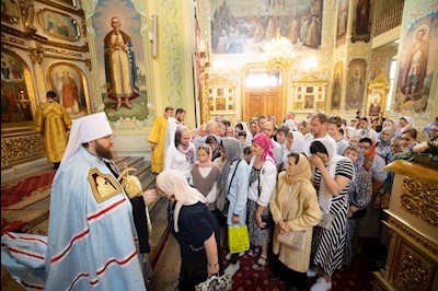 Митрополит Игнатий совершил Божественную литургию в Покровском соборе г. Саратова