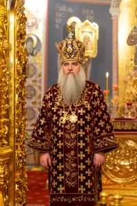 Митрополит Лонгин совершил пасхальное богослужение