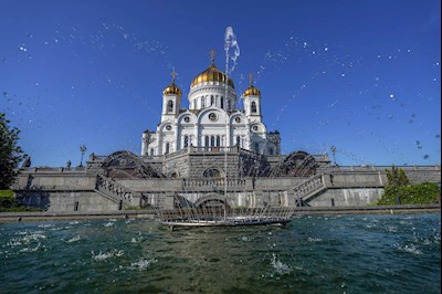 Митрополит Игнатий принял участие в Божественной литургии в Храме Христа Спасителя