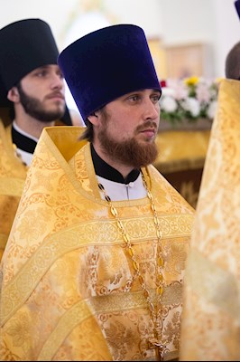 Митрополит Игнатий совершил Великое освящение храма святой блаженной Ксении Петербургской п. Красный Текстильщик и Божественную литургию в новоосвященном храме