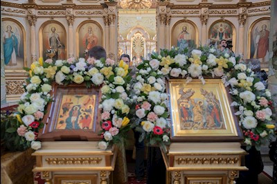 Митрополит Игнатий совершил Божественную литургию в Покровском соборе г. Саратова
