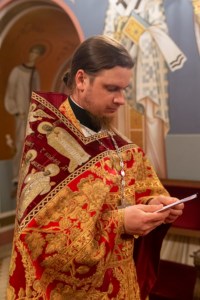 Митрополит Лонгин совершил пасхальное богослужение