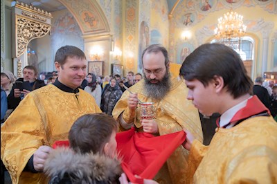 Митрополит Игнатий совершил Божественную литургию в Покровском соборе г. Саратова