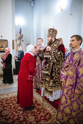 Митрополит Игнатий совершил всенощное бдение с чином воздвижения Креста в кафедральном соборе Живоначальной Троицы г. Вольска
