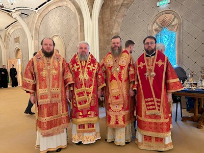 Митрополит Игнатий принял участие в Божественной литургии в Храме Христа Спасителя