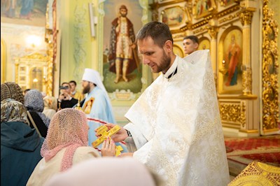 Митрополит Игнатий совершил Божественную литургию в Покровском соборе г. Саратова