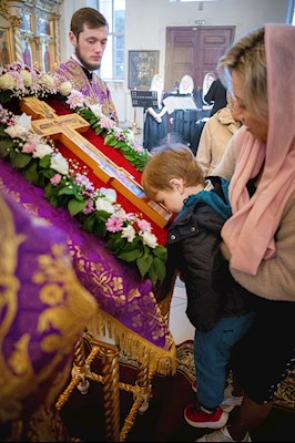 Митрополит Игнатий совершил всенощное бдение с чином воздвижения Креста в кафедральном соборе Живоначальной Троицы г. Вольска
