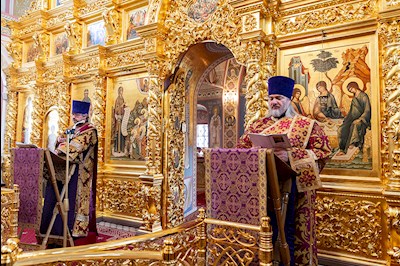 Божественная литургия в Свято-Троицком кафедральном соборе г. Саратова