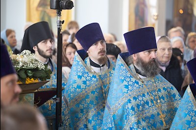 Митрополит Игнатий совершил Божественную литургию в Покровском храме г. Петровска