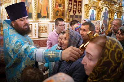 Митрополит Игнатий возглавил соборное архиерейское богослужение в Свято-Троицком кафедральном соборе г. Покровска (Энгельса)