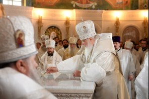 Митрополит Лонгин принял участие в великом освящении нового храма Воскресения Христова и Новомучеников и Исповедников Церкви Русской в московском Сретенском монастыре