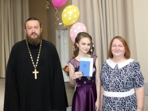 В Свято-Покровской гимназии прошел выпускной вечер