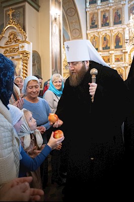 Митрополит Игнатий возглавил соборное архиерейское богослужение в Свято-Троицком кафедральном соборе г. Покровска (Энгельса)