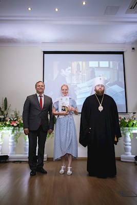 Митрополит Игнатий вручил дипломы выпускникам СПДС