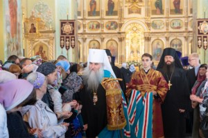 Вечерня в соединении с Литургией Василия Великого и чин умовения ног в храме в честь Покрова Пресвятой Богородицы г. Саратова
