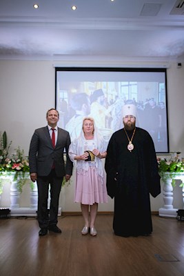 Митрополит Игнатий вручил дипломы выпускникам СПДС