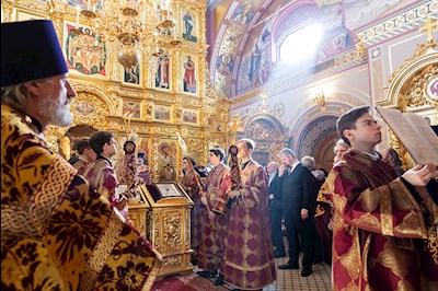 Божественная литургия в Свято-Троицком кафедральном соборе г. Саратова