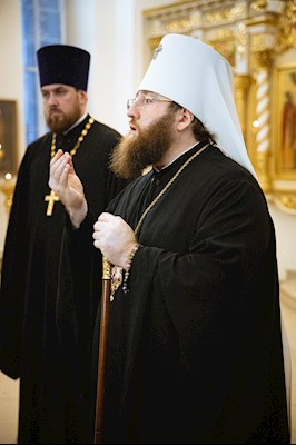 Митрополит Игнатий совершил всенощное бдение с чином воздвижения Креста в кафедральном соборе Живоначальной Троицы г. Вольска