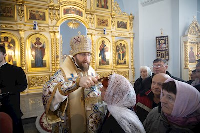 Митрополит Игнатий совершил Божественную литургию в Покровском храме г. Петровска
