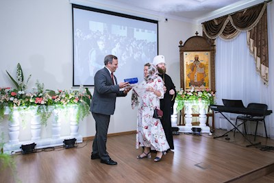 Митрополит Игнатий вручил дипломы выпускникам СПДС