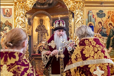 Божественная литургия в Свято-Троицком кафедральном соборе г. Саратова