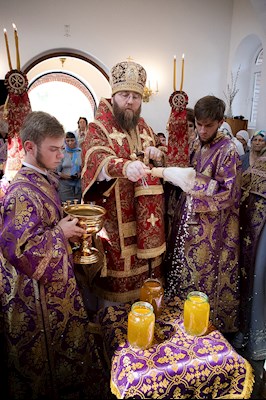 Митрополит Игнатий совершил великое освящение храма святых первоверховных апостолов Петра и Павла с. Куликовка Вольского района и Божественную литургию в новоосвященном храме