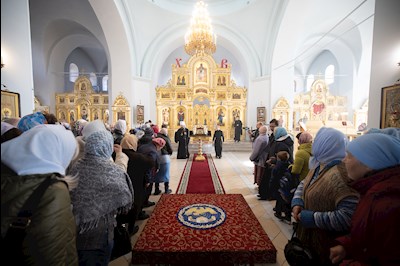 Митрополит Игнатий совершил Божественную литургию в Покровском храме г. Петровска