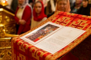 Митрополит Лонгин совершил пасхальное богослужение