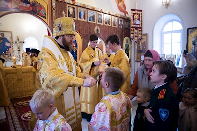 Митрополит Игнатий совершил Великое освящение храма святой блаженной Ксении Петербургской п. Красный Текстильщик и Божественную литургию в новоосвященном храме