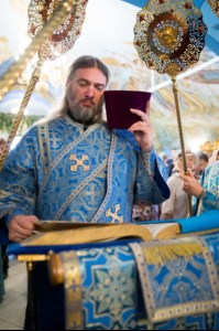 Литургия в Свято-Троицком кафедральном соборе Саратова
