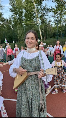 В «Солнечном» прошла веселая и красочная вечёрка