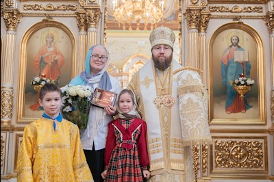 Митрополит Игнатий совершил Божественную литургию в Покровском соборе г. Саратова